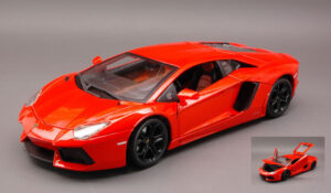 Lamborghini Aventador LP700-4 scala 1:18