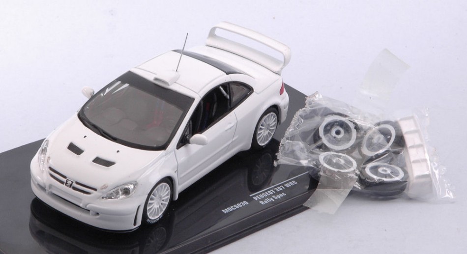 Peugeot 307 WRC White 2 Set of Wheels and Tyres and Extra Spoiler DS Modellismo Peugeot 307 WRC White 2 Set scala 1:43