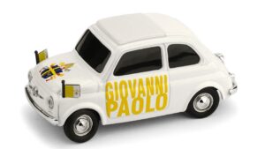 Fiat 500 Giovanni Paolo Beato Lui scala 1:43