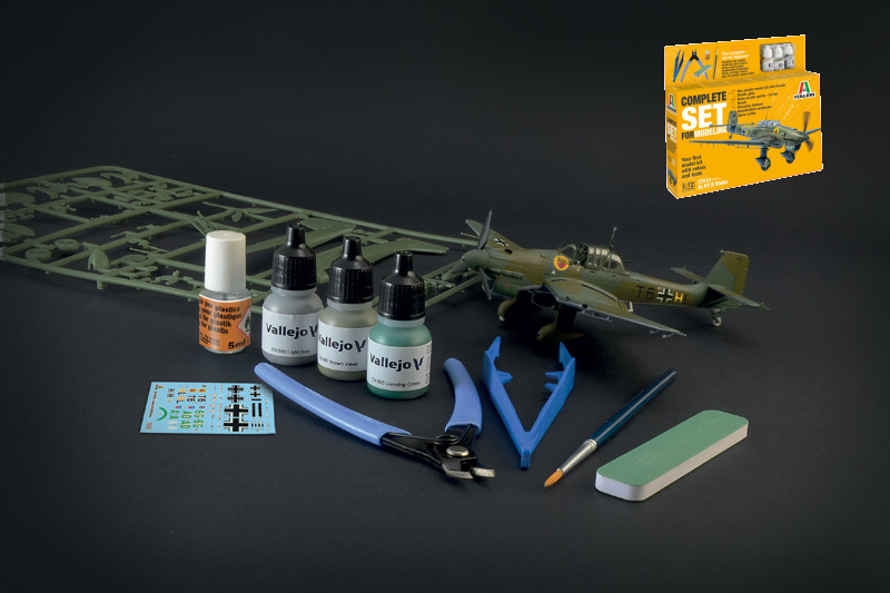 Junker JU-87B Stuka Set Completo Kit 1:72 DS Modellismo Junker JU-87B Stuka Set Completo scala 1:72