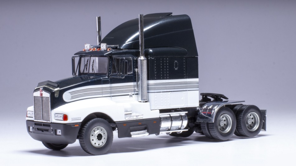 Kenworth T600 A 1986 Black/White 1:43 DS Modellismo Kenworth T600 A 1986 Black/White scala 1:43
