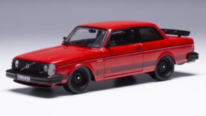 Volvo 242 Custom 1980 Red scala 1:43