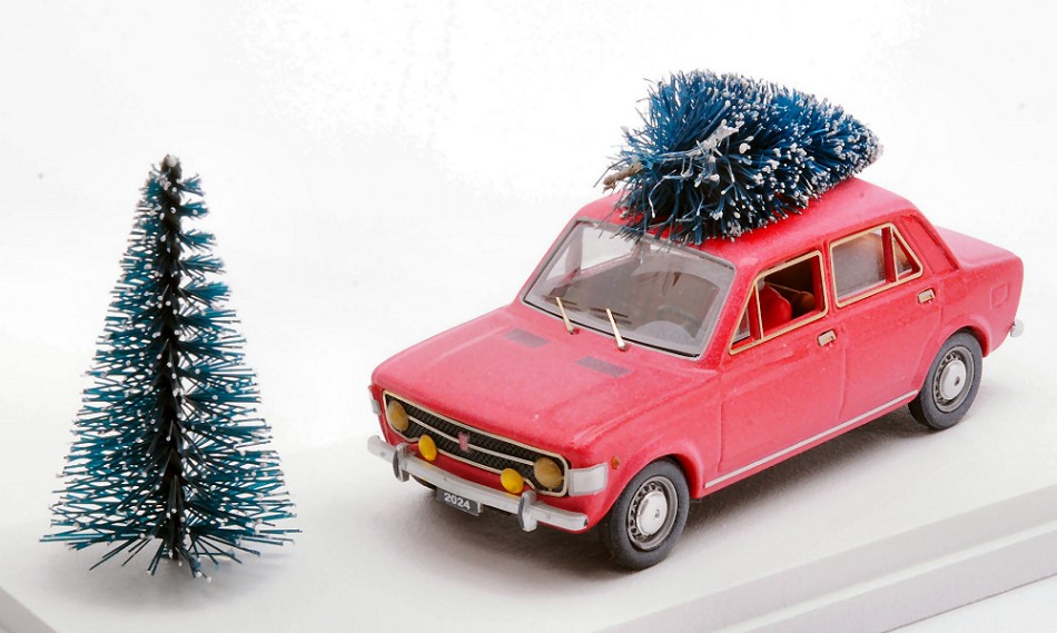 Fiat 128 1.ma Serie Buon Natale 2024 with Driver 1:43 DS Modellismo Fiat 128 1.ma Serie Buon Natale scala 1:43