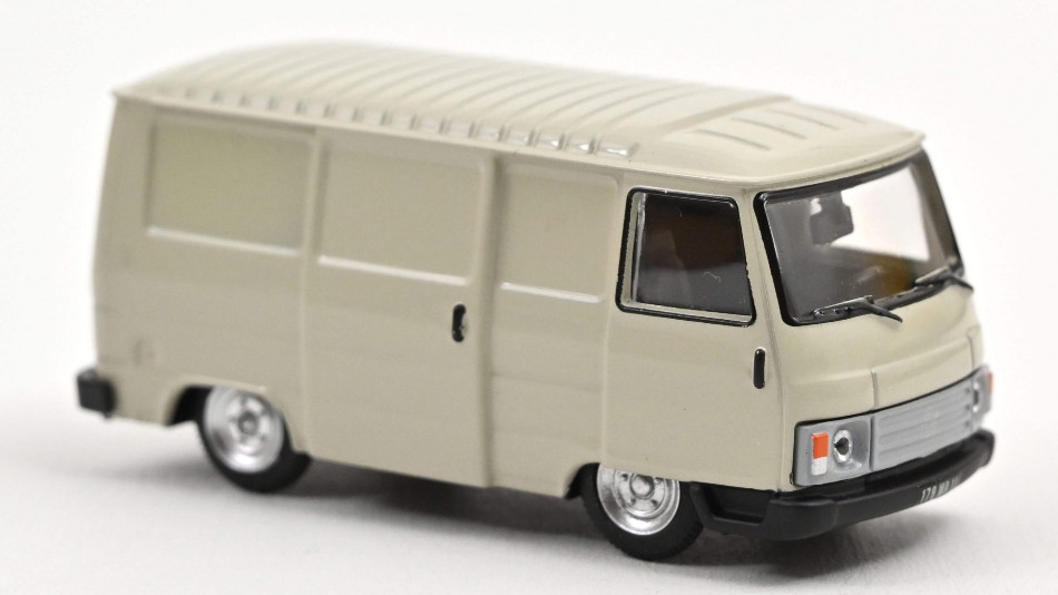 Peugeot J9 1981 Beige 1:87 DS Modellismo Peugeot J9 1981 Beige scala H0 1:87 Norev