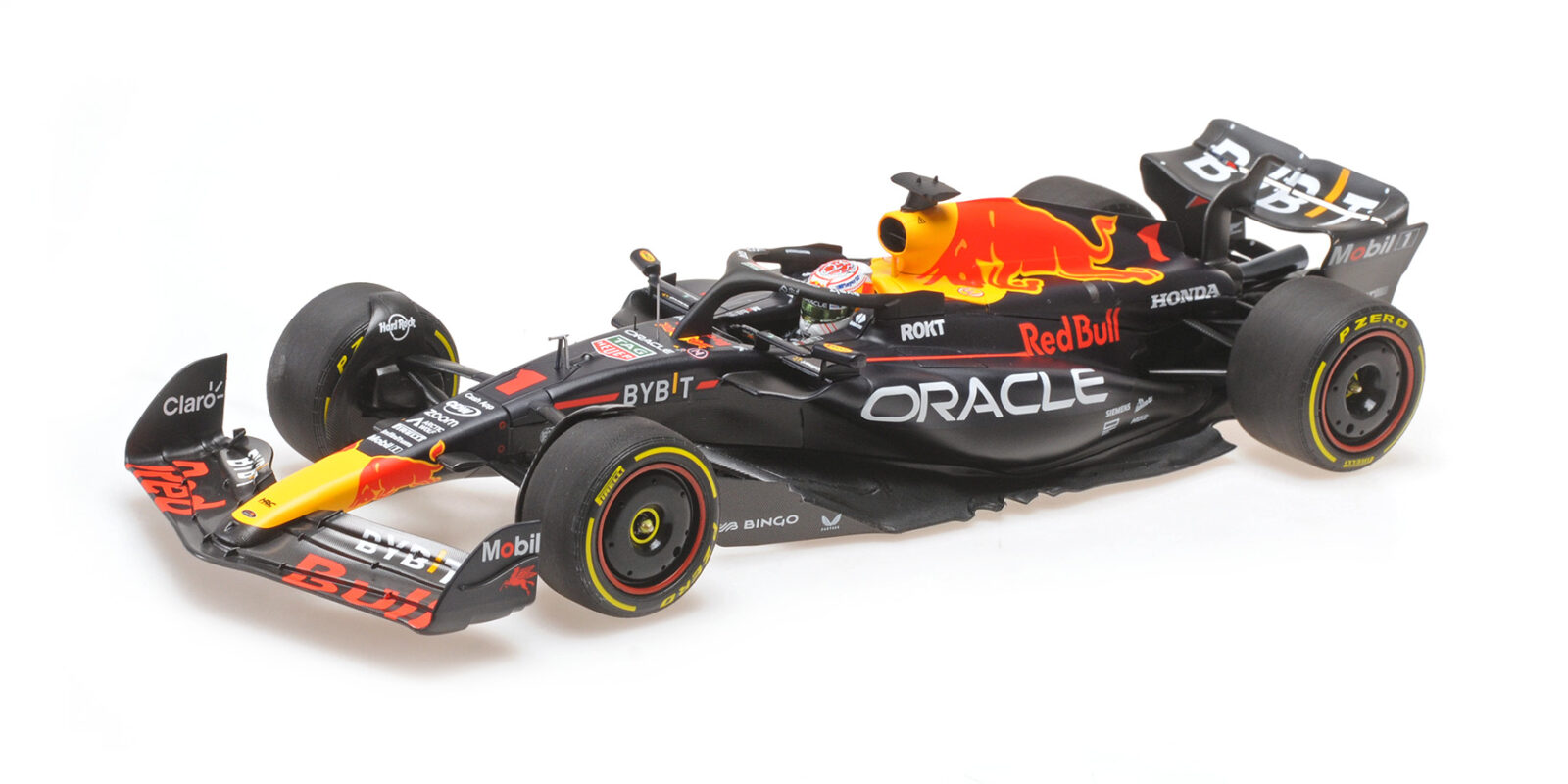 Red Bull Racing RB19 Max Verstappen Winner Japanese GP World Champion 2023 DS Modellismo Red Bull Racing RB19 Max scala 1/18