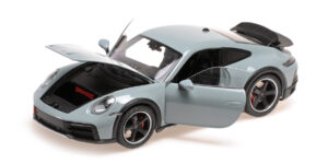 Porsche 911 Dakar Green Metallic scala 1/18