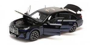 Bmw i7 M70 Blue Metallic & Black scala 1/18