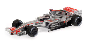 McLAREN MP4/21 Kimi Raikkonen scala 1/18