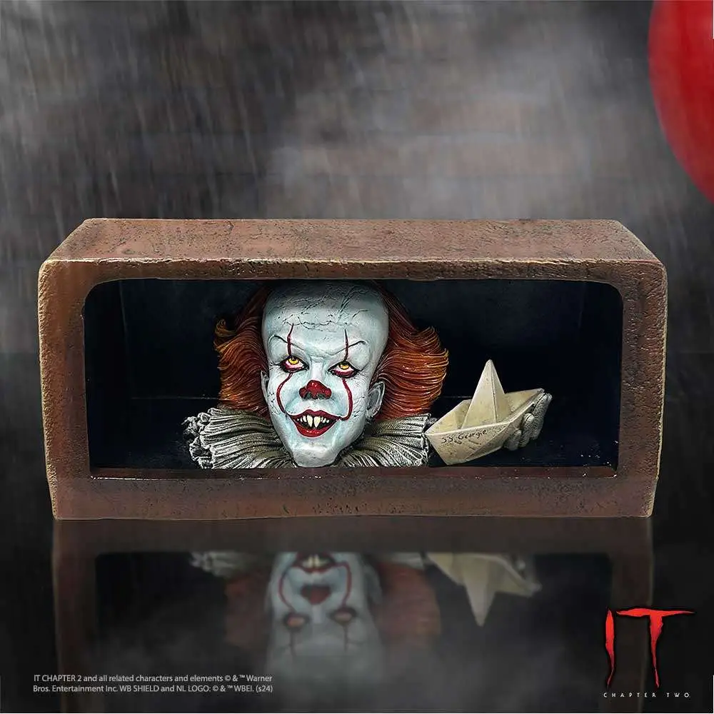 IT Pennywise Clown Drain Figurine DS Modellismo IT Pennywise Clown Drain NEMESIS NOW