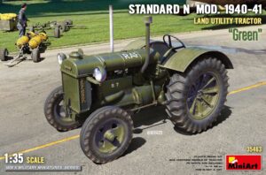 Land Utility Tractor "Green" scala 1/35