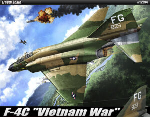 F-4C Vietnam War Kit scala 1:48 Academy