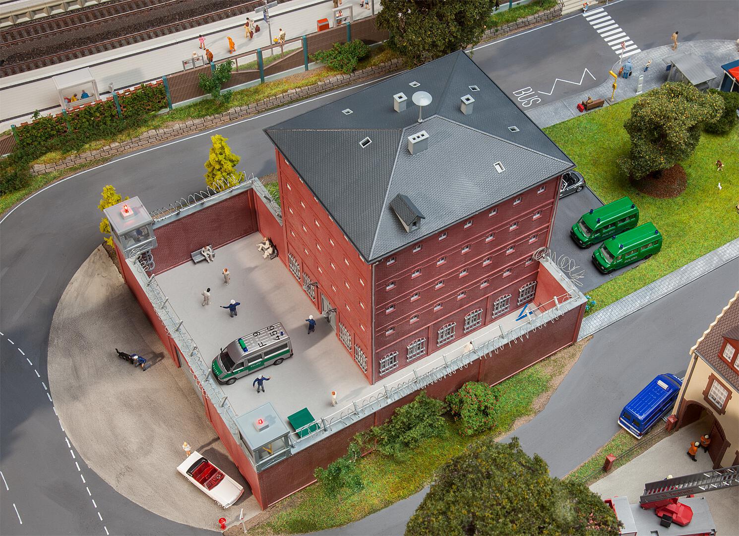 Istituto penitenziario Scala H0 DS Modellismo Istituto penitenziario scala H0 Faller
