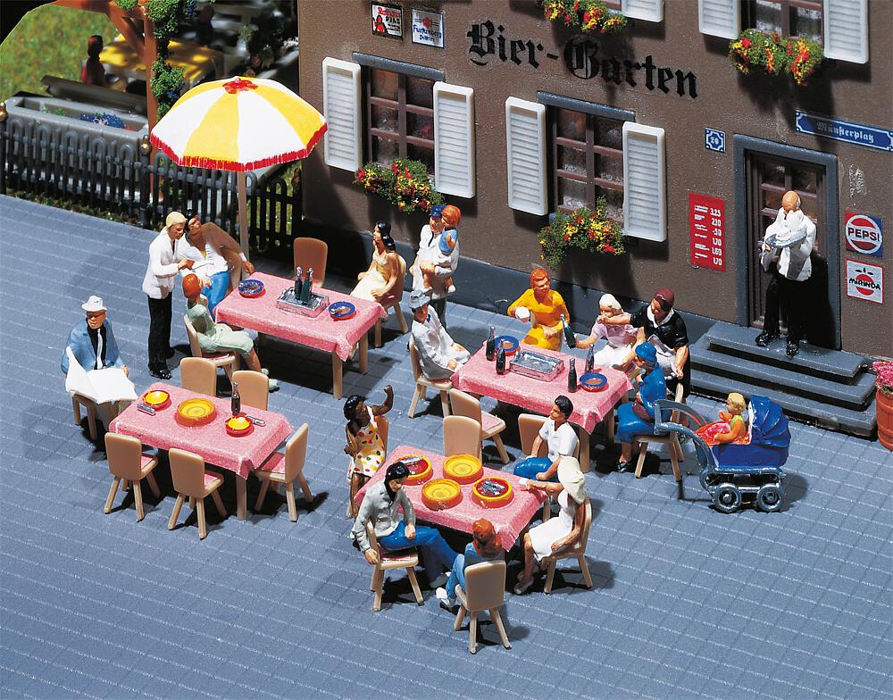 4 Tavoli e 24 Sedie Scala H0 DS Modellismo 4 Tavoli e 24 Sedie scala H0 Faller