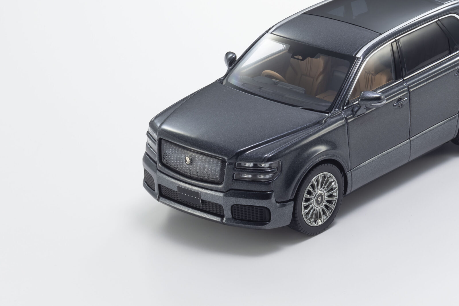 Toyota Century DS Modellismo Toyota Century scala 1:43 Kyosho