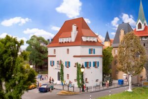 Casa di città museo del giullare scala H0
