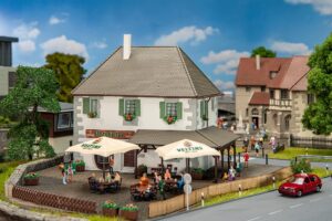 Locanda di campagna Veltins scala H0 Faller