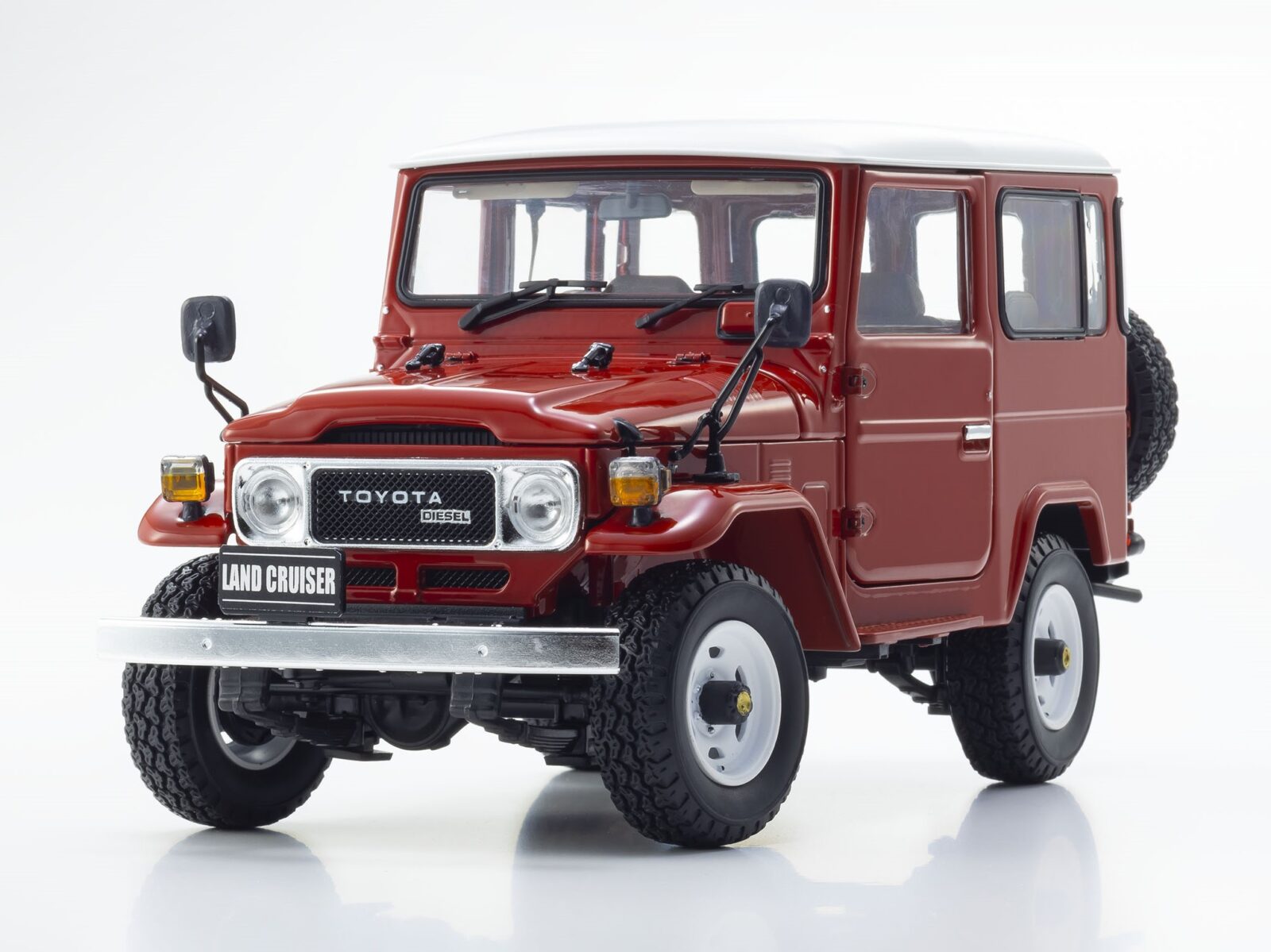 Toyota Land Cruiser 40 Van DS Modellismo Toyota Land Cruiser 40 Van scala 1:18 Kyosho