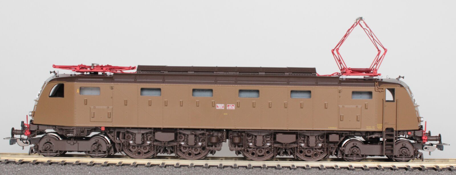Locomotiva Elettrica E.428.236 FS di Terza Serie Aerodinamica Epoca IV (Esclusiva eMMemodels) Scala H0 DS Modellismo Locomotiva Elettrica E.428.236 FS scala H0