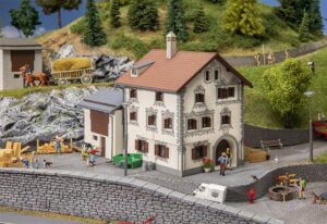 Casa di Bergün scala H0 Faller