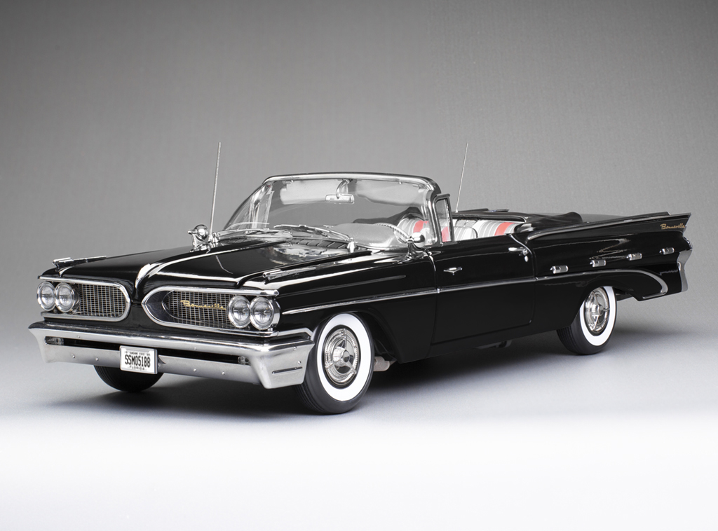 Pontiac Bonneville Open Convertible del 1959 DS Modellismo Pontiac Bonneville Open scala 1:18