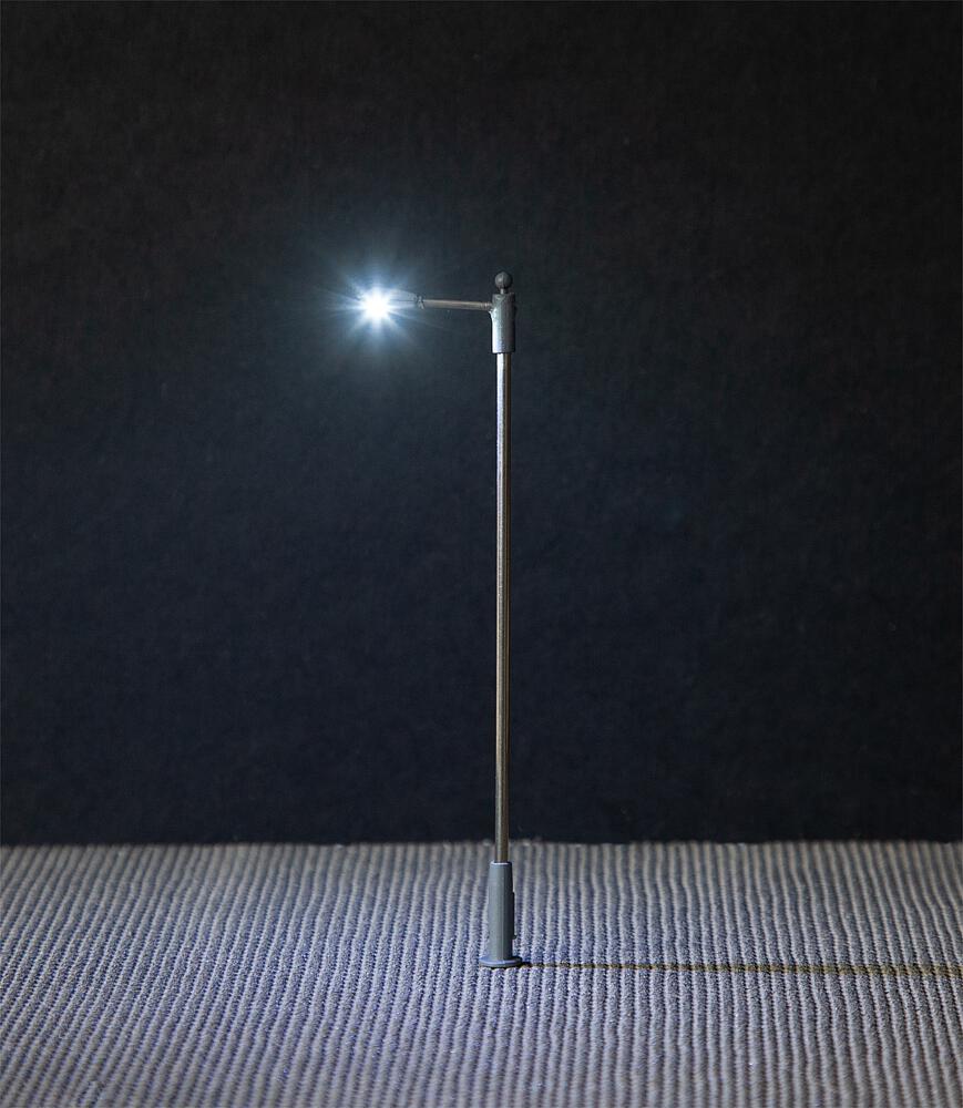 Lampione stradale a LED - Bianco freddo Scala H0 DS Modellismo Lampione stradale a LED Bianco scala H0