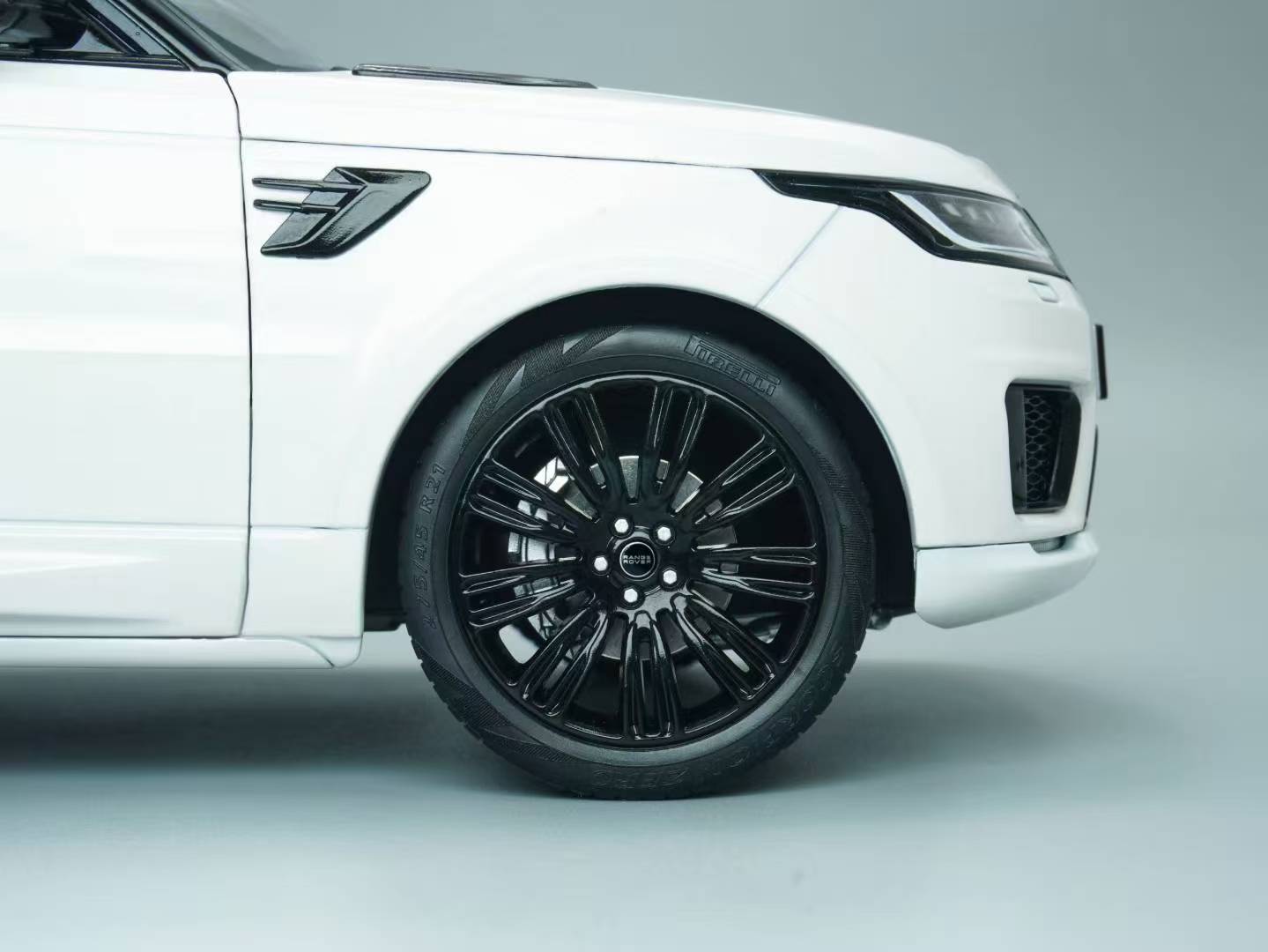 Range Rover Sport 2018 DS Modellismo Range Rover Sport scala 1:18 Sun Star