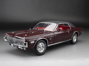 Mercury Cougar XR7G scala 1:18 Sun Star