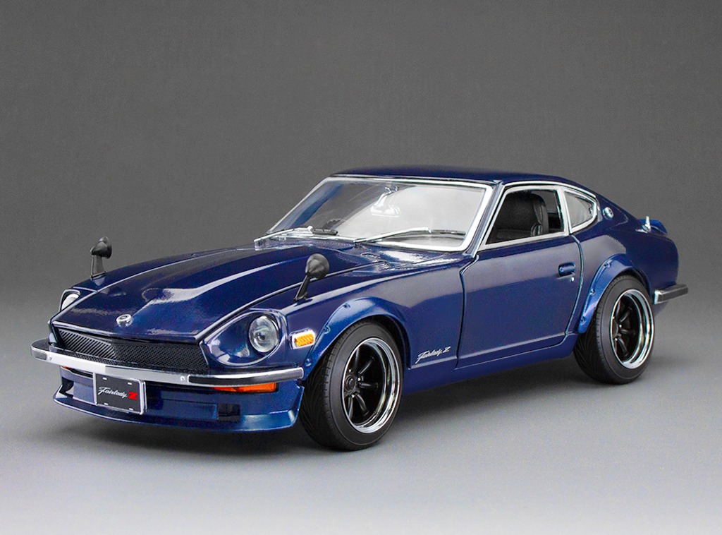 Nissan Fairlady Z (S30) DS Modellismo Nissan Fairlady Z (S30) scala 1:18 Sun Star