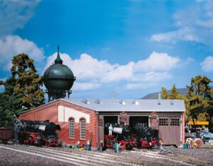 Rimessa locomotive, 3 stalli scala H0 Faller