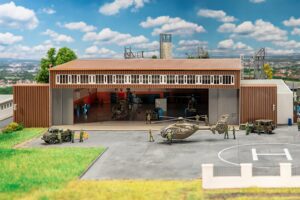 Hangar elicottero scala H0 Faller