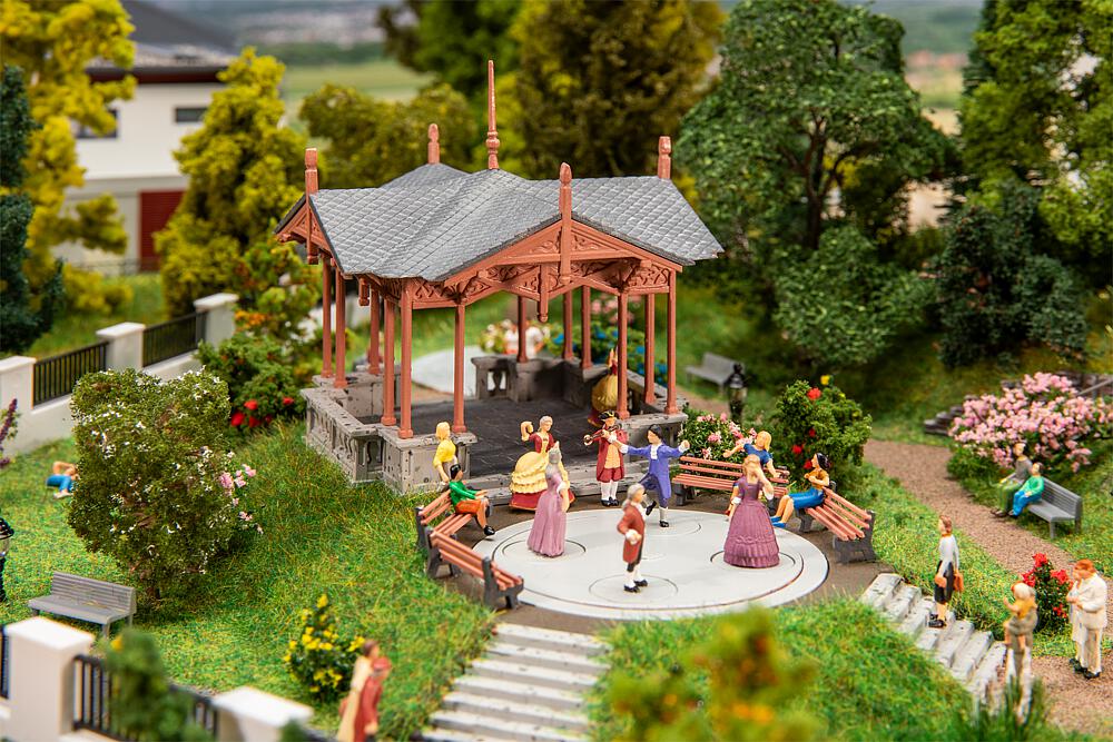 Gazebo musicale con figure danzanti Scala H0 DS Modellismo Gazebo musicale figure danzanti scala H0