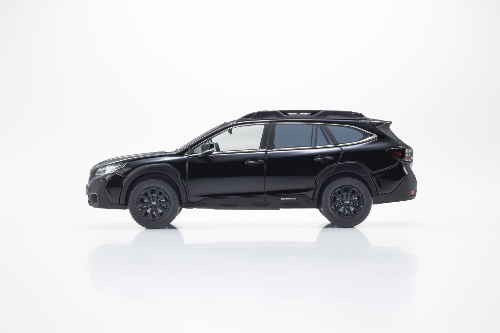 Subaru Legacy Outback DS Modellismo Subaru Legacy Outback scala 1:43 Kyosho