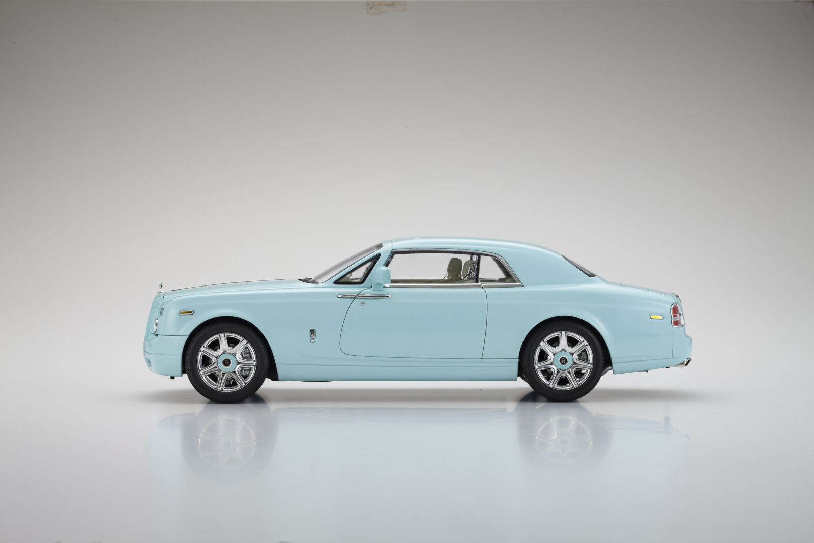 Rolls-Royce Phantom Coupe DS Modellismo Rolls-Royce Phantom Coupe scala 1:18 Kyosho