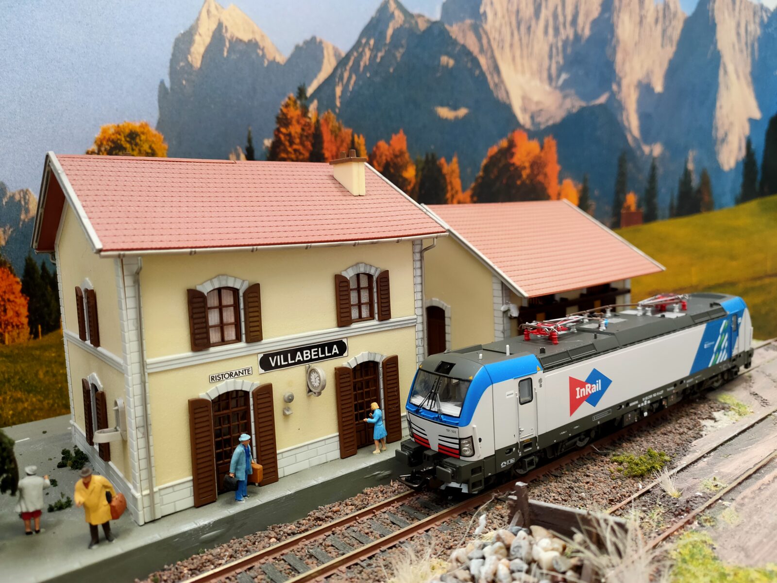 Locomotiva elettrica E. 191.102 InRail "LOCOITALIA" Epoca VI Scala H0 DS Modellismo Locomotiva elettrica E. 191.102 scala H0