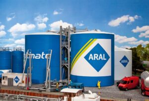 Deposito di serbatoi ARAL scala H0 Faller