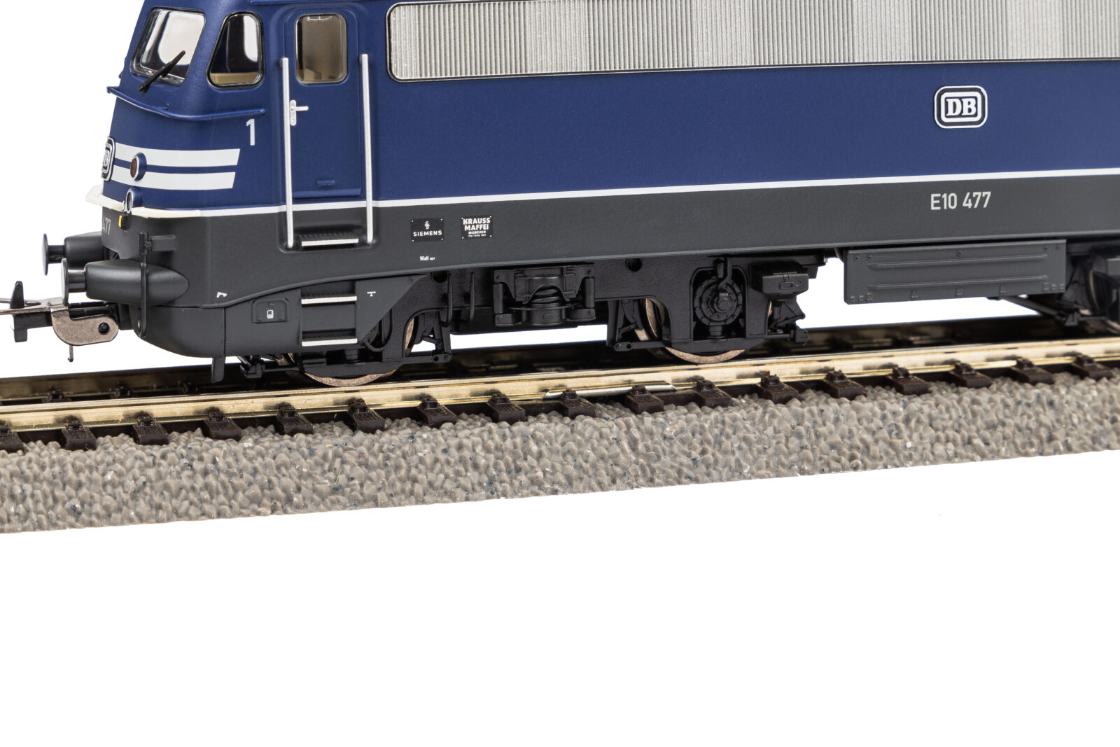 Locomotiva Elettrica / Sound E10 477 con strisce di segnalazione DB Epoca III - Versione C.A. Scala H0 DS Modellismo Locomotiva Elettrica / Sound E10 scala H0