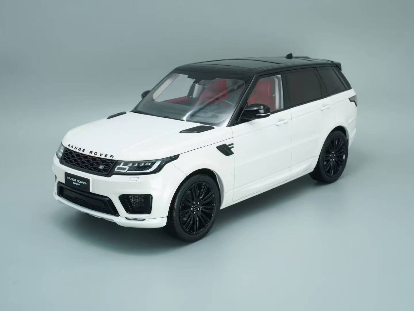 Range Rover Sport 2018 DS Modellismo Range Rover Sport scala 1:18 Sun Star