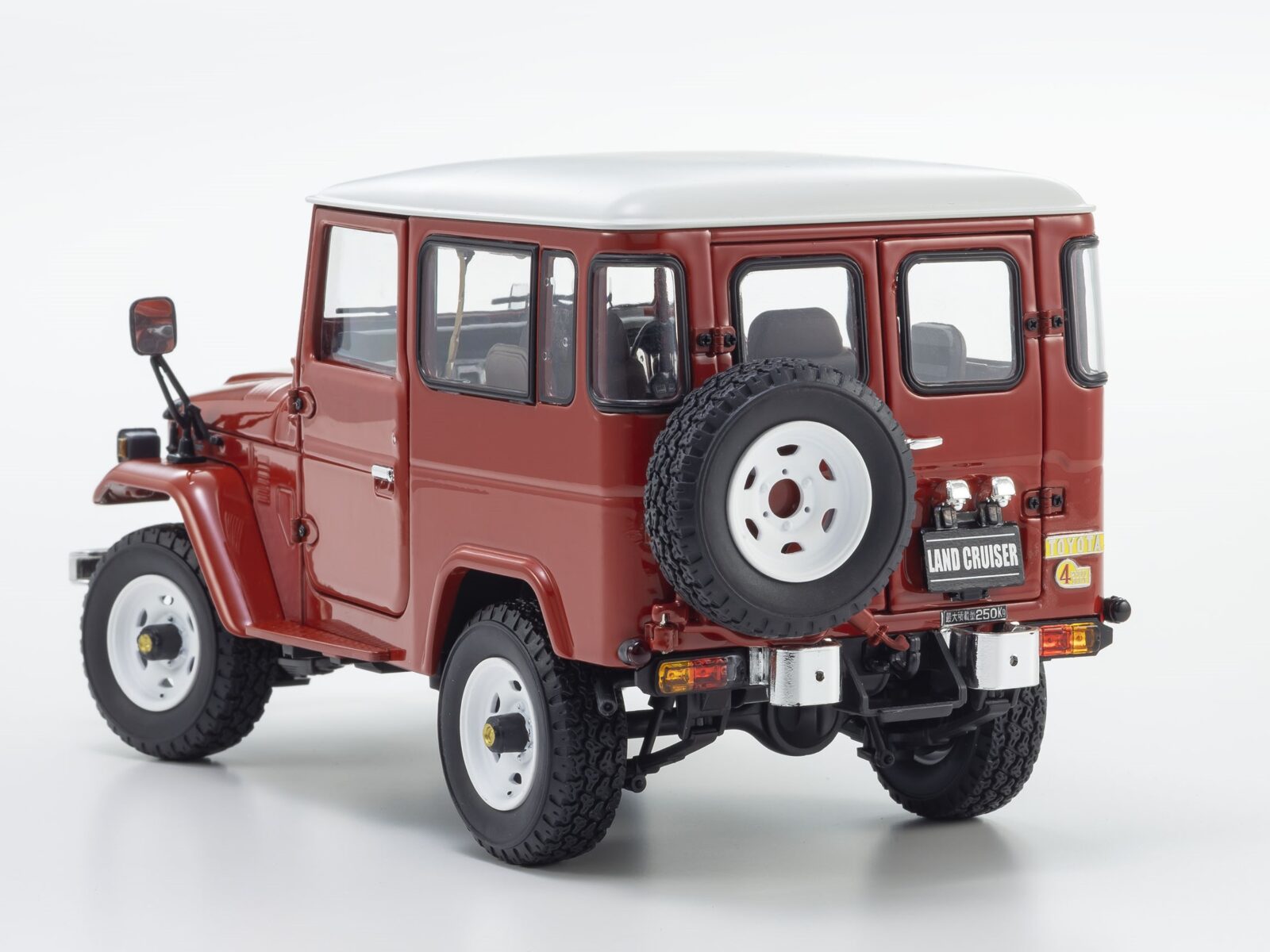 Toyota Land Cruiser 40 Van DS Modellismo Toyota Land Cruiser 40 Van scala 1:18 Kyosho