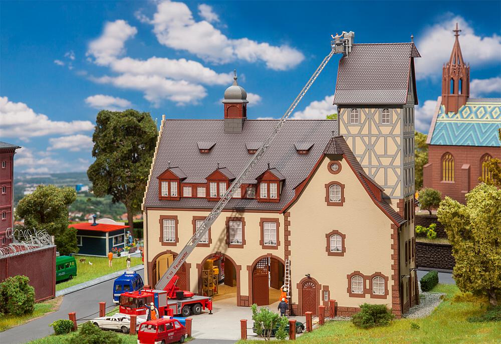 Caserma dei vigili del fuoco Scala H0 DS Modellismo Caserma dei vigili del fuoco scala H0 Faller