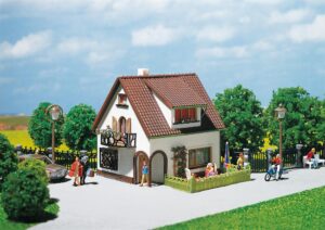 Casa abbaino scala H0 Faller
