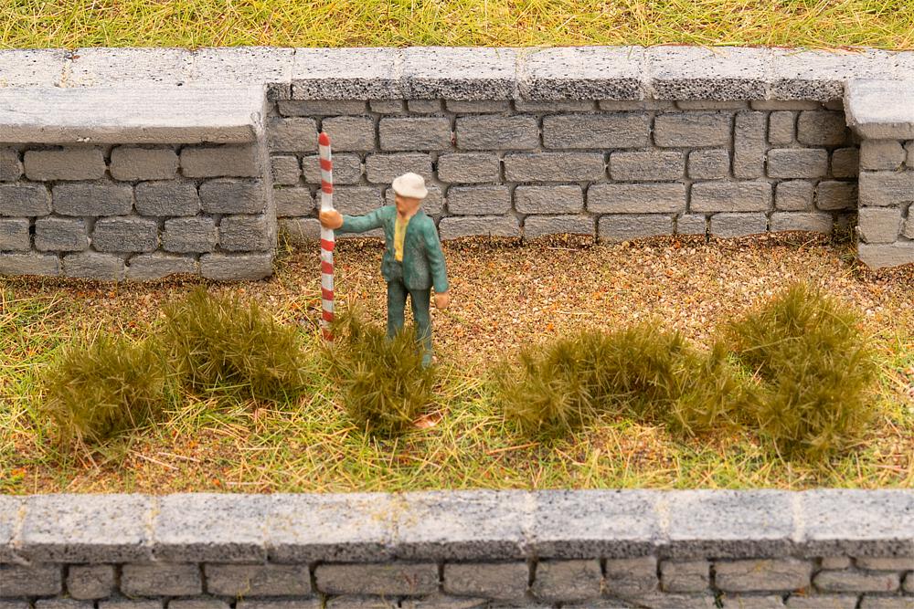 Ciuffi d'Erba - Verde Scuro Scala H0 DS Modellismo Ciuffi d'Erba Verde Scuro scala H0 Faller
