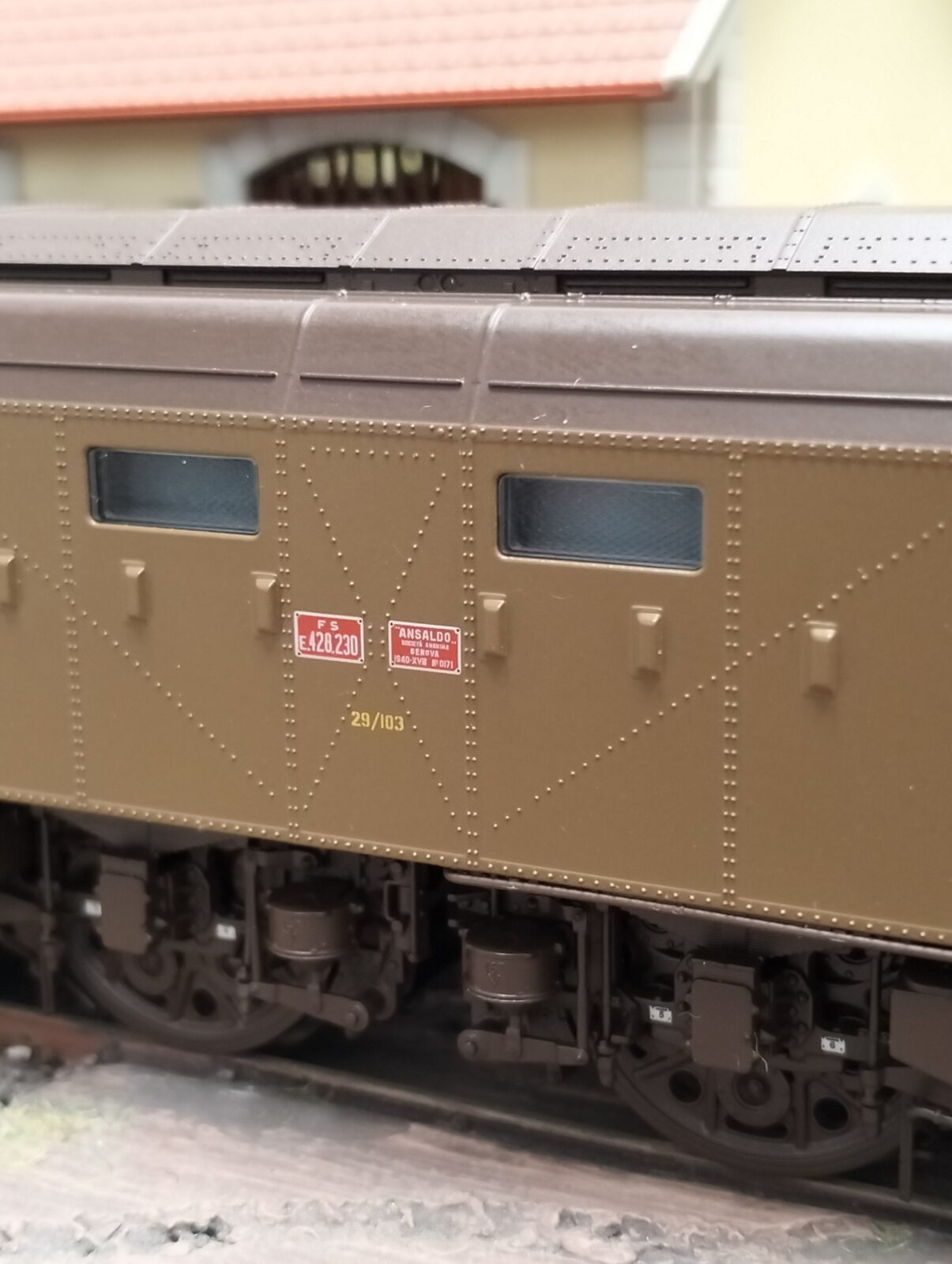 Locomotiva Elettrica E.428.230 Aerodinamica 3^ Serie FS Epoca III Scala H0 DS Modellismo Locomotiva Elettrica E.428.230 scala H0
