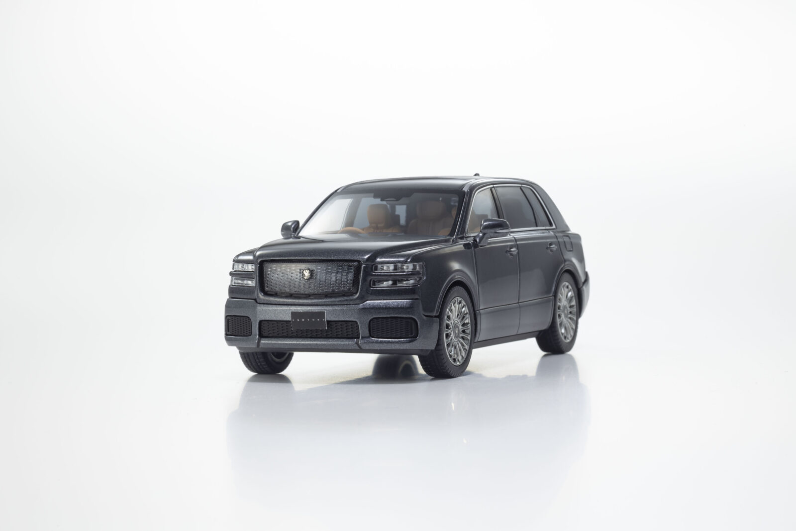 Toyota Century DS Modellismo Toyota Century scala 1:43 Kyosho