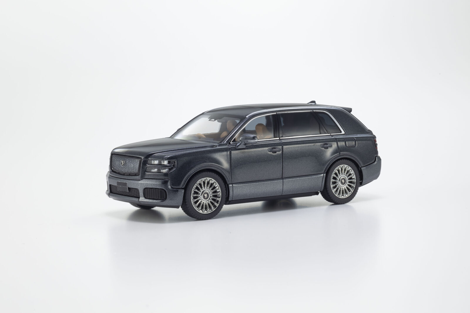 Toyota Century DS Modellismo Toyota Century scala 1:43 Kyosho