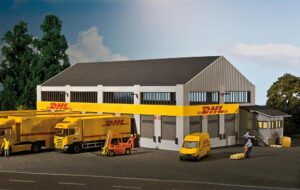 Centro logistico DHL scala H0 Faller