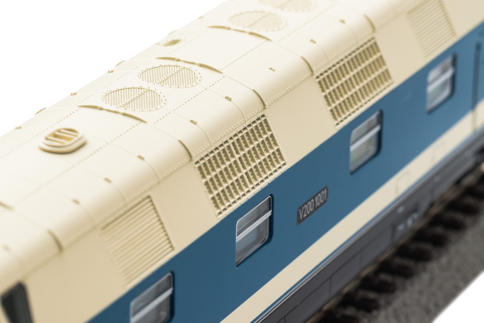 Locomotiva Diesel / Sound V200 1001 DR Epoca III - Fiera di Lipsia - Versione in Corrente Alternata Scala H0 DS Modellismo Locomotiva Diesel / Sound V200 1001 scala H0