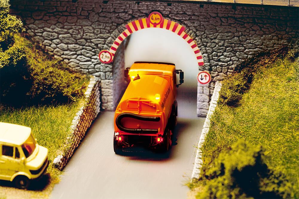 Car System Digital MAN TGA Spazzatrice stradale (HERPA) Scala H0 DS Modellismo Car System Digital MAN TGA scala H0 - vista 3