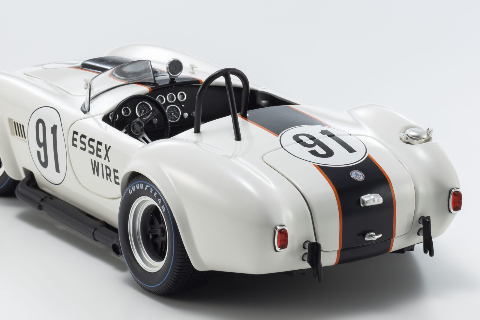 Shelby Cobra 427/C - Essex Wire #91 DS Modellismo Shelby Cobra 427/C Essex Wire #91 scala 1:18