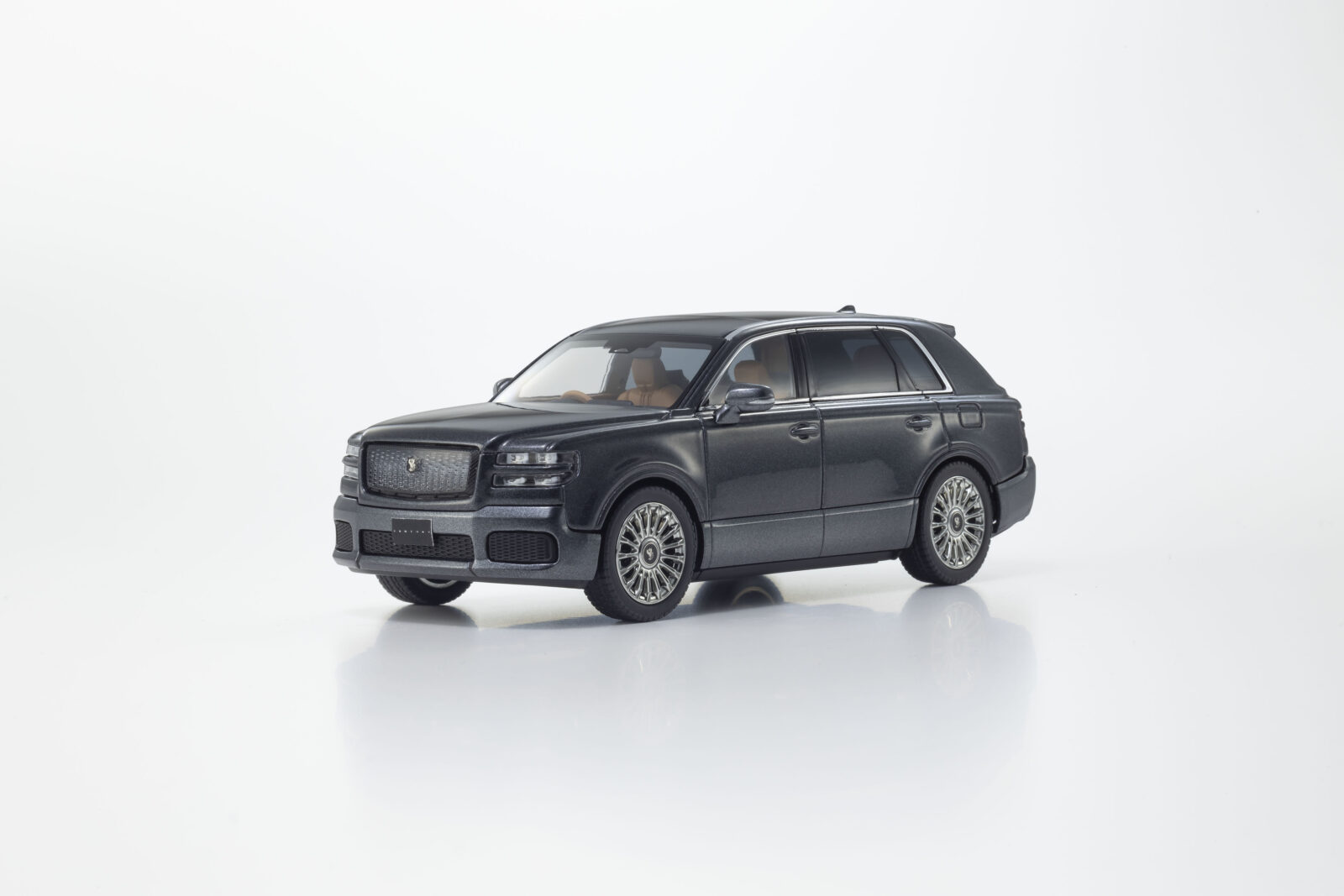 Toyota Century DS Modellismo Toyota Century scala 1:43 Kyosho
