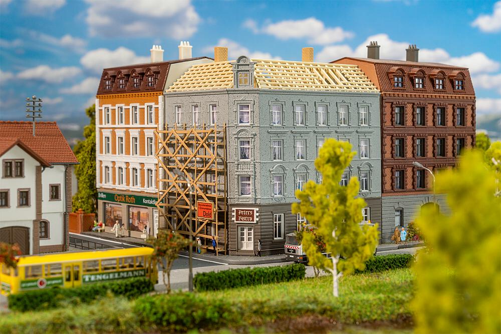 Casa di città in fase di ricostruzione Scala N DS Modellismo Casa di città in fase scala N